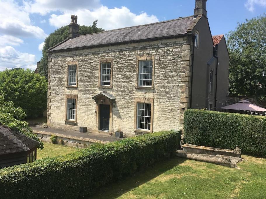 The Hole In The Wall, Midsomer Norton, Nr & Longleat