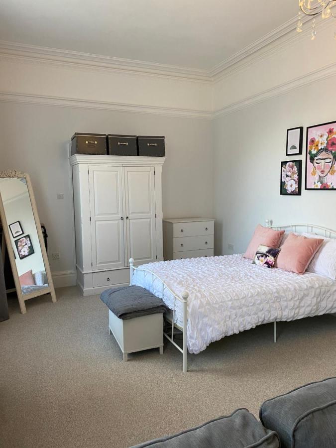 The Hole In The Wall, Midsomer Norton, Nr & Longleat Holiday home Bath